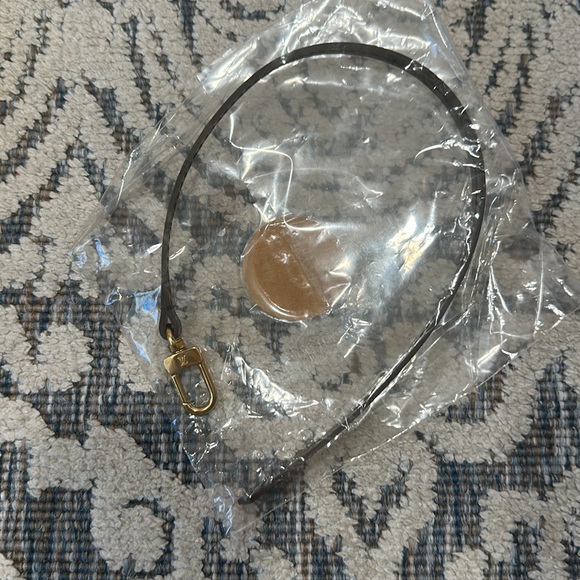 Louis Vuitton pouch strap - Picture 2 of 7